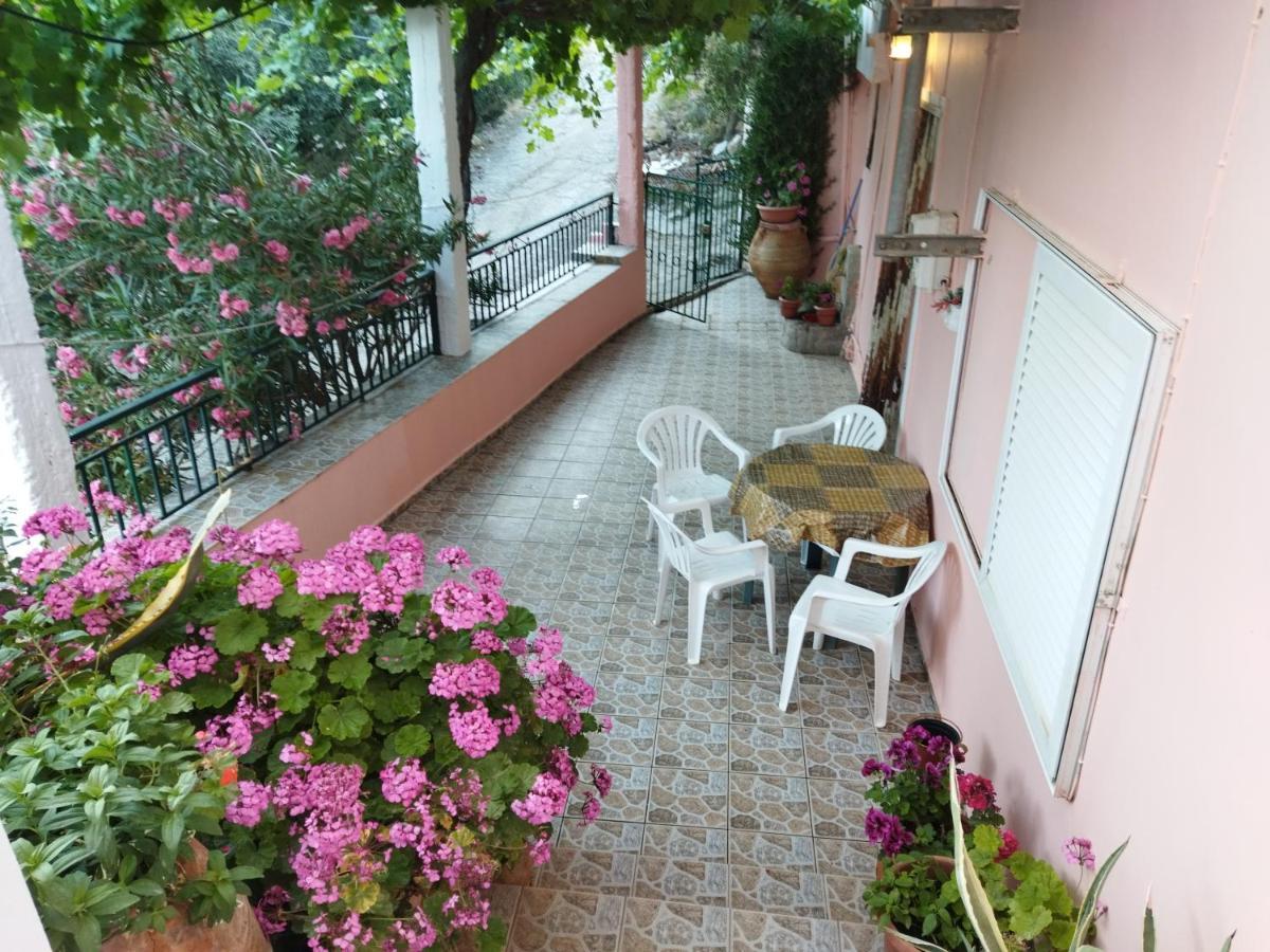 Garden Of Olive Trees Villa Asfendiles Exterior photo